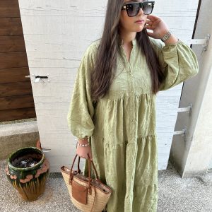 ROBE LONGUE VERTE AVEC BRODERIES